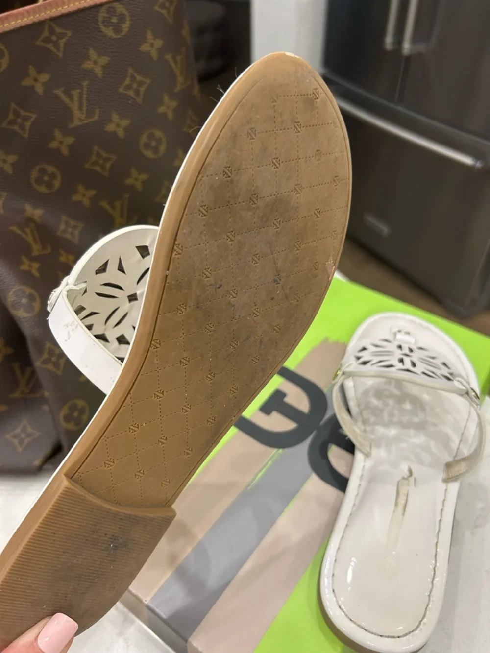 Sam Edelman White Women's Leather Cutout Thong Sandals - Picture 6 of 6
